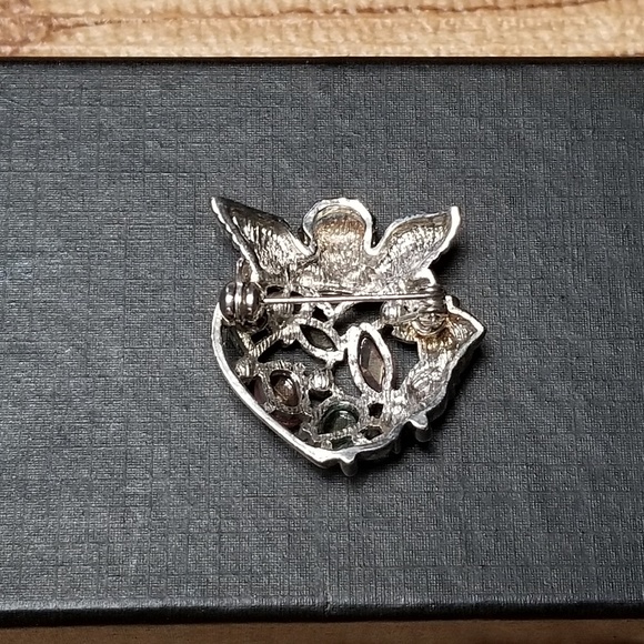 Angel Brooch Pin - Picture 3 of 4